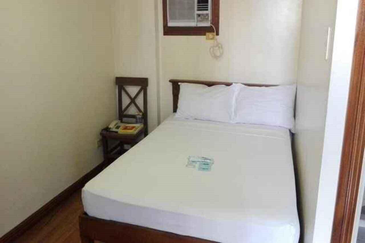 فندق Isabelle Royale Makati ماكاتي المظهر الخارجي الصورة