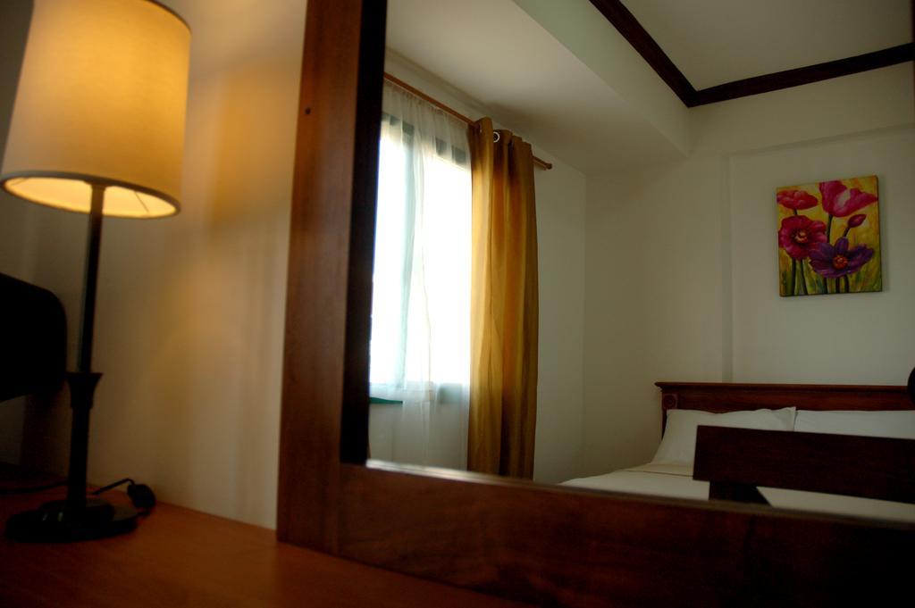 فندق Isabelle Royale Makati ماكاتي المظهر الخارجي الصورة