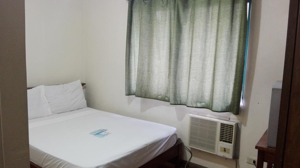 فندق Isabelle Royale Makati ماكاتي المظهر الخارجي الصورة