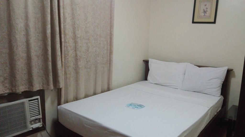 فندق Isabelle Royale Makati ماكاتي المظهر الخارجي الصورة