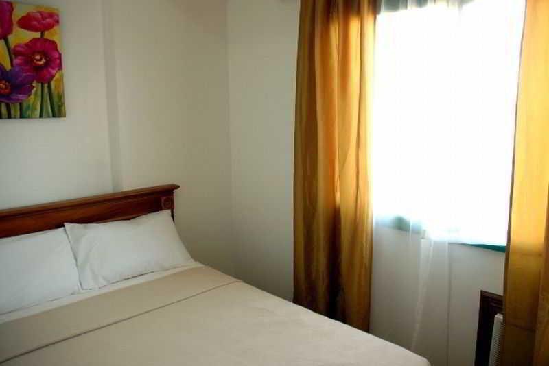 فندق Isabelle Royale Makati ماكاتي المظهر الخارجي الصورة