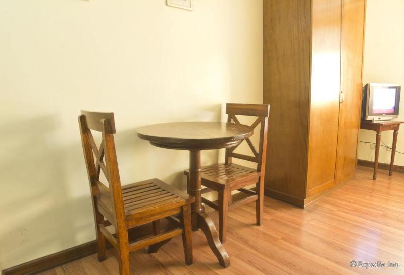 فندق Isabelle Royale Makati ماكاتي المظهر الخارجي الصورة